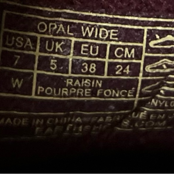 Earth Origins Size 7 Raisin/Plum/Burgundy Suede Shoes. - Picture 13 of 14